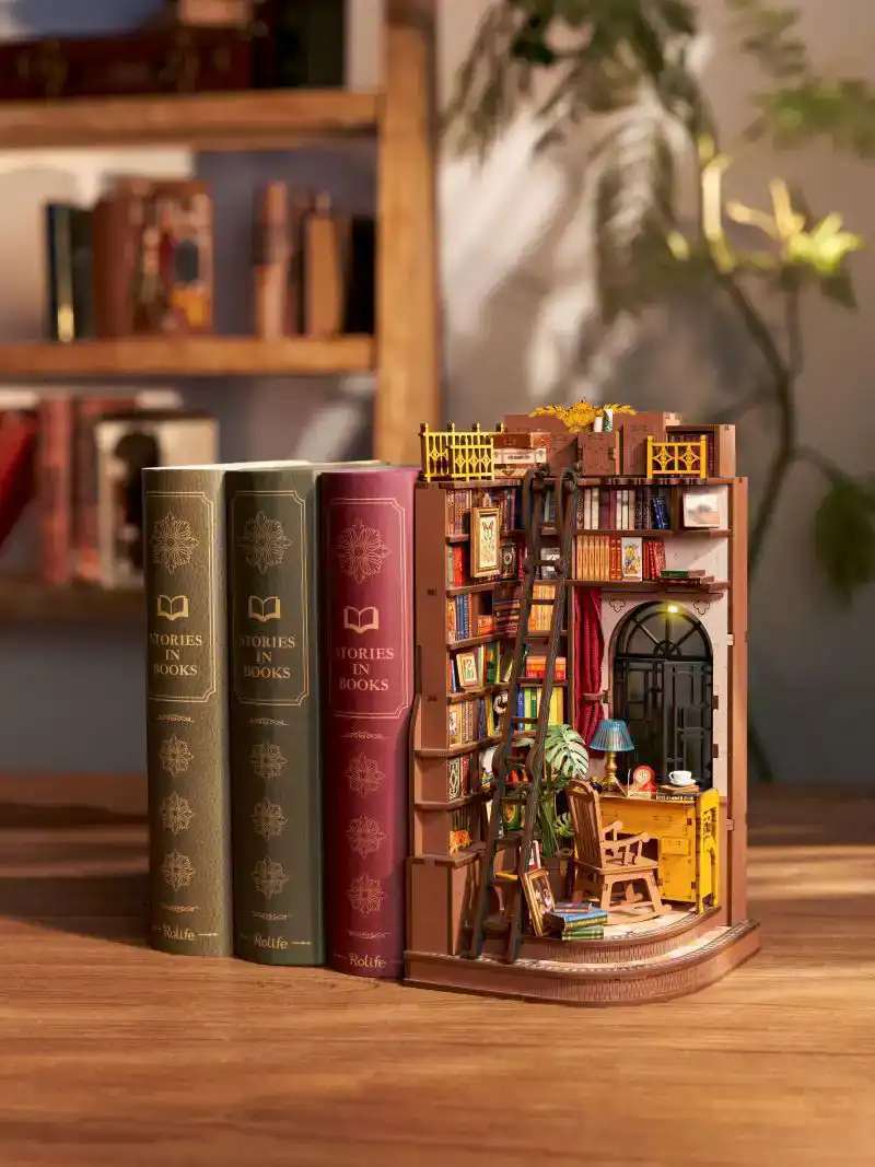 Robotime Silent Corner Study